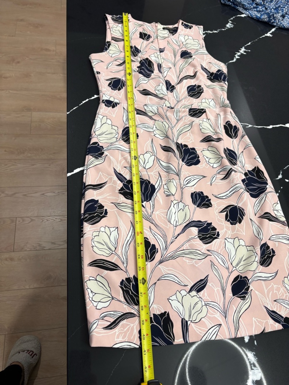 Banana Republic Pink Floral Midi Dress with Navy and Cream Blooms size 10 - Picture 4 of 7